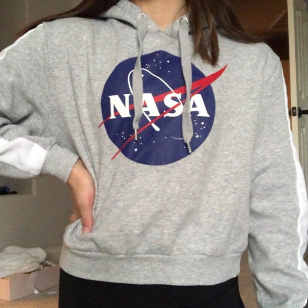 H&M NASA Gray Cropped Hoodie Basic Divided Logo and Striped Sleeves Medium EUC